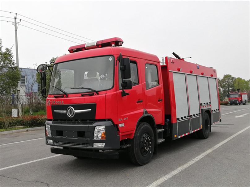 東風仿天錦泡沫消防車（6.3噸）